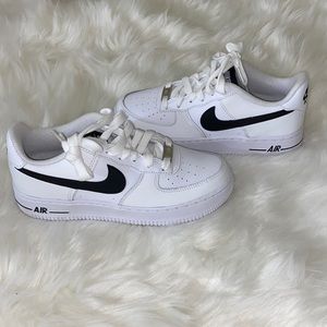 Air Force 1’s black accents